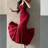 Ebbgo  Long and Flowing Dress for Women with Pure Atmosphere, French-style Pleating, and Hourglass Waistline